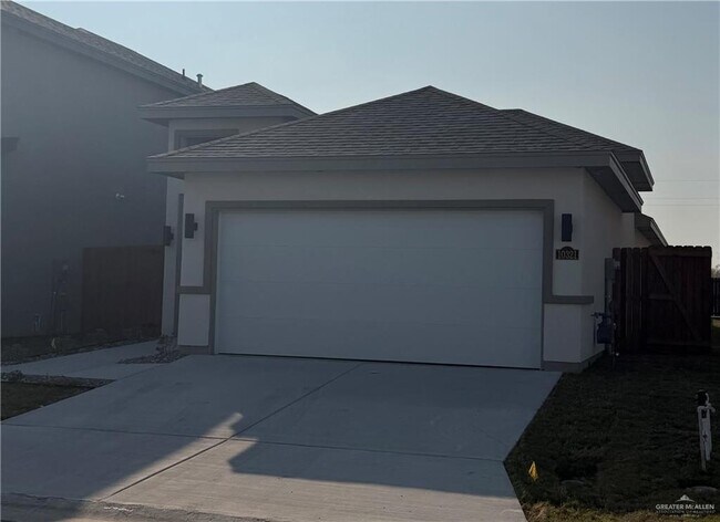 Building Photo - 13 N 15th St