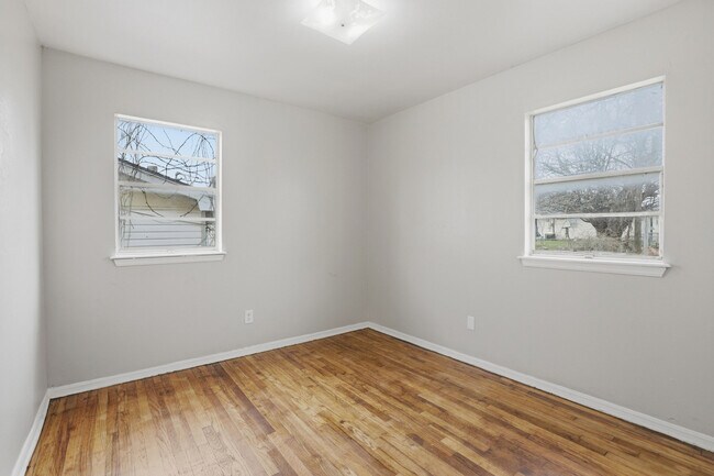 Building Photo - 1520 SE 48th Pl