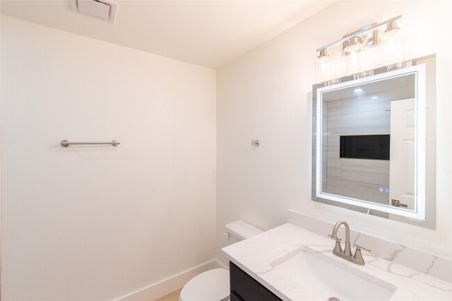 Building Photo - 15411 Sierra Valle Dr