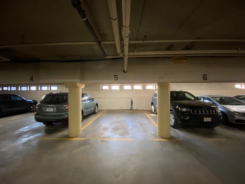 Garage - 10 Hammond Pond Pky