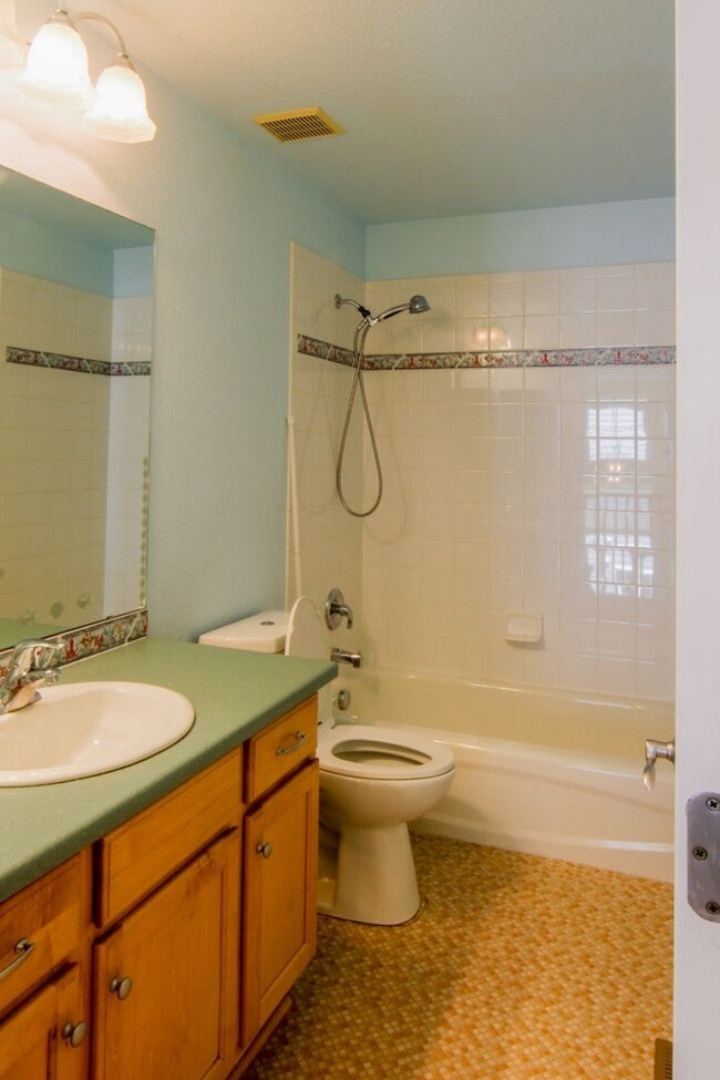 Building Photo - Prime Central Park 5bed/4ba
