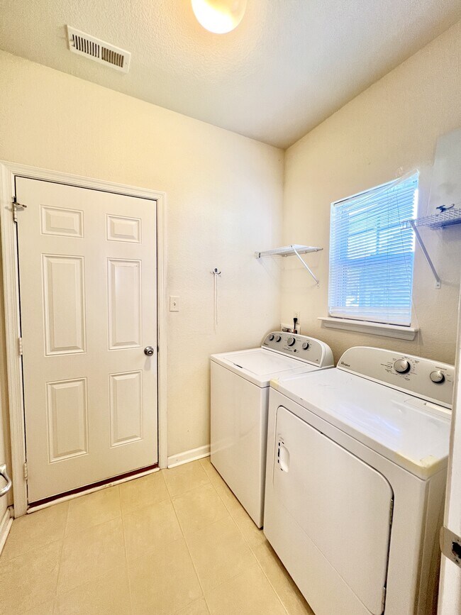 Building Photo - 109 Zebulon Ct