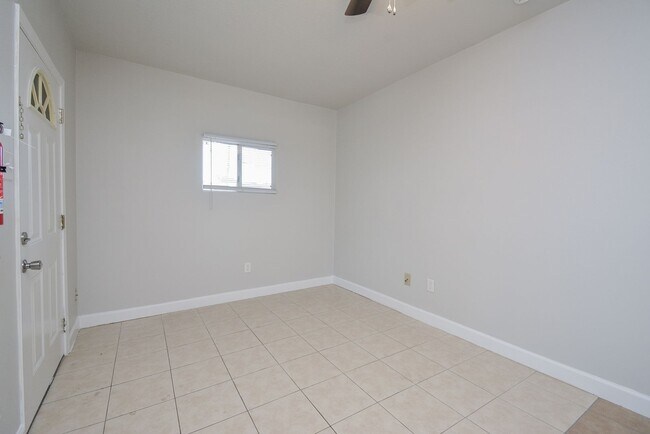 Building Photo - 2117 Thonig Rd