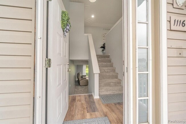 Building Photo - 1116 Lakeview Cir