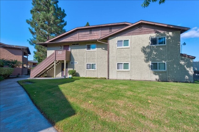 Building Photo - 510 Calle Montecito