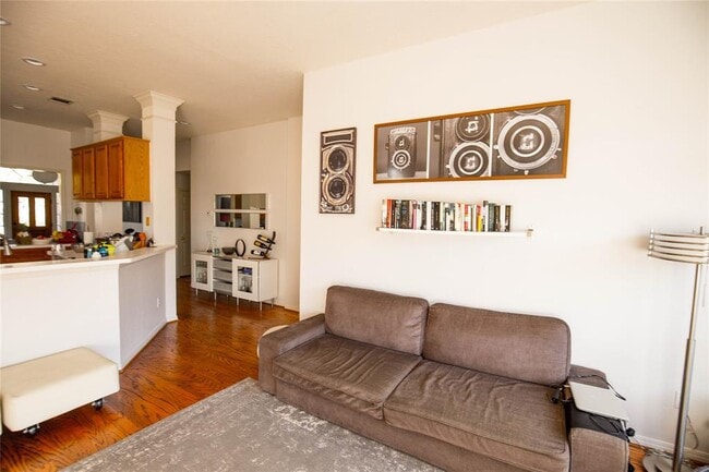 Building Photo - 11584 Cedarcliffe Dr