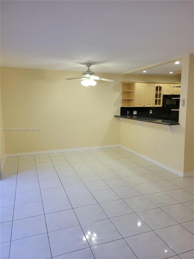 Building Photo - 2750 N 34th Ave