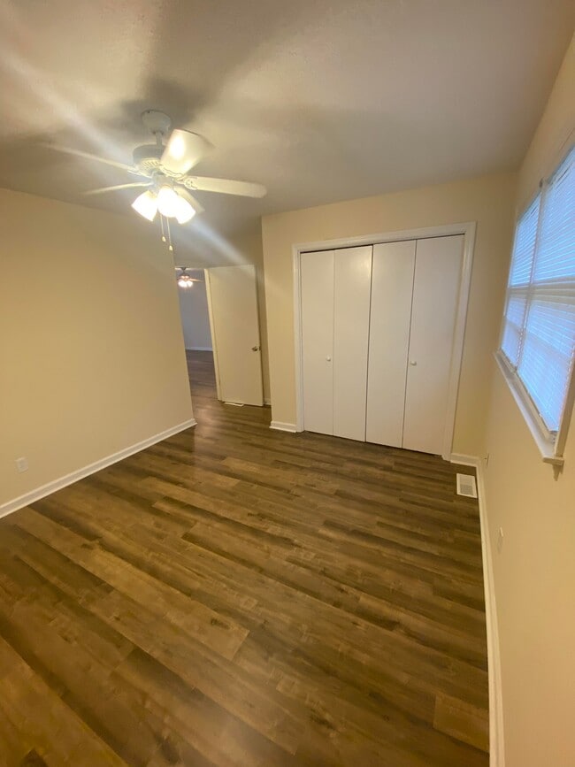 Building Photo - 2119 Rock Creek Dr