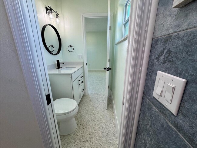 Building Photo - 1611 Sheehan Blvd