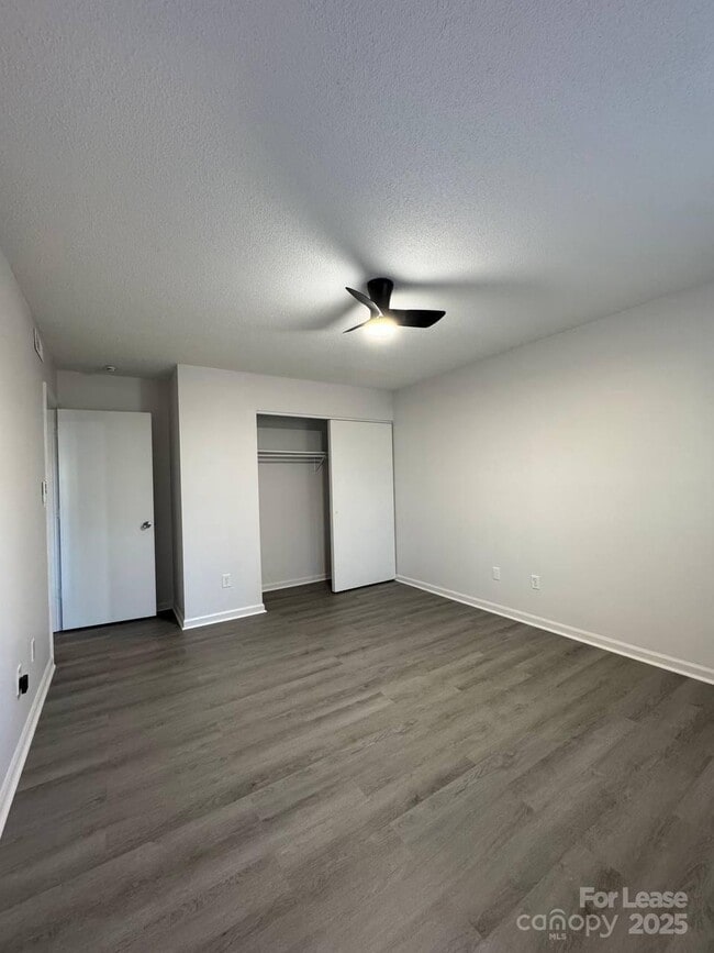 Building Photo - 1466 Riverwood Ct