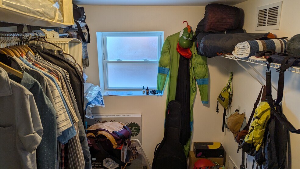 Building Photo - 3345 W Cullom Ave