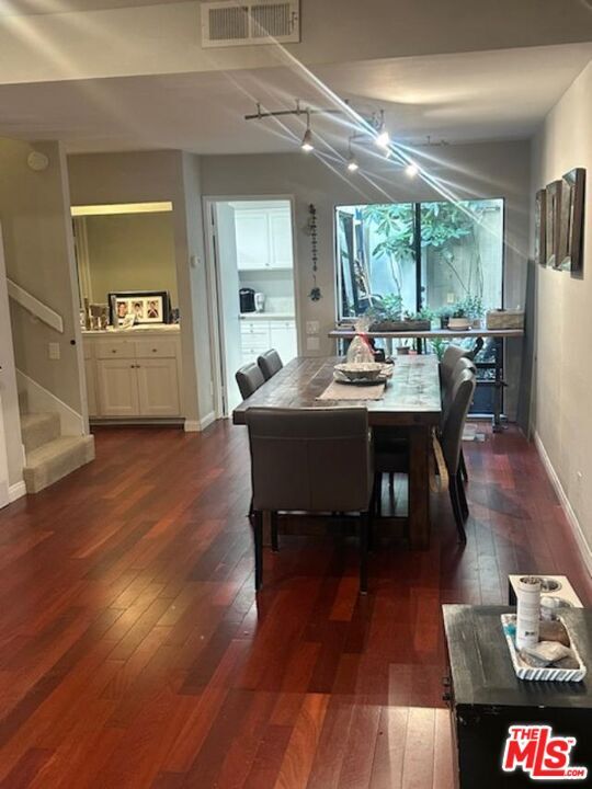 Building Photo - 1220 Manning Ave