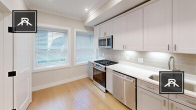 Building Photo - 3 bedroom in Boston MA 02116