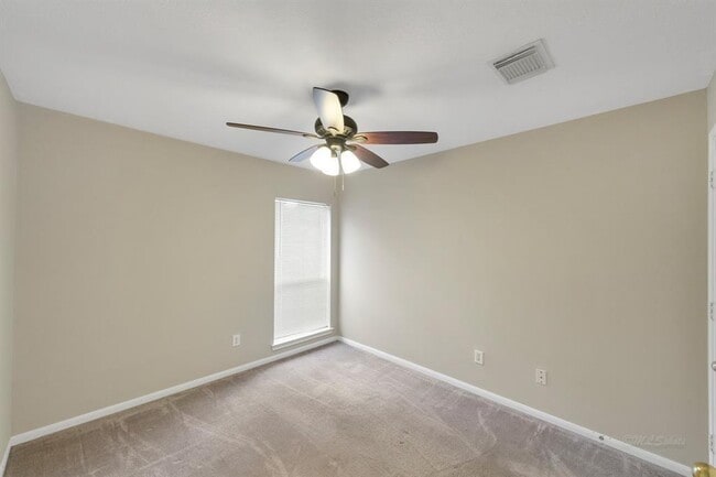 Building Photo - 7211 Bethany Bay Dr