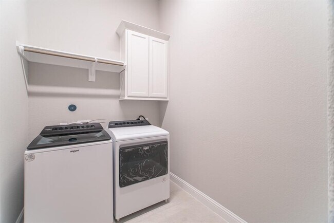 Building Photo - 2344 Goldenglade Dr