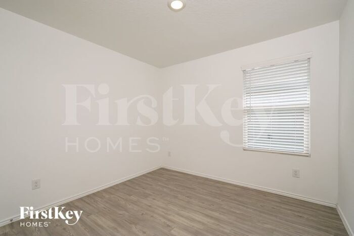 Building Photo - 2418 Double Oak Dr