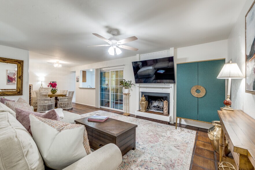 Building Photo - 5142 Amesbury Dr