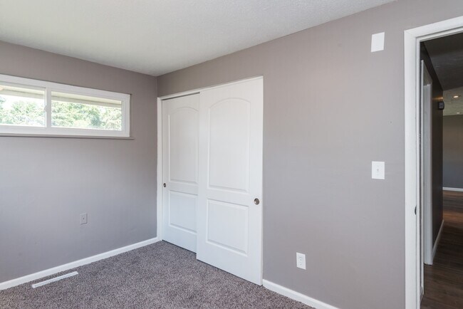 Building Photo - 6450 Chippingdon Dr