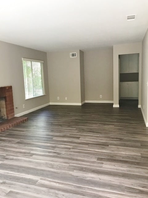 Building Photo - Beautiful family home in Newbury Park!