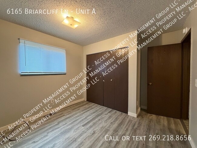 Building Photo - 6165 Briarcliff Ln