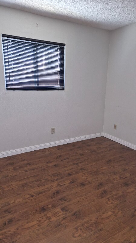 Building Photo - 1856 E 5th St