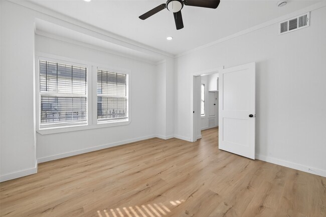 Building Photo - 2202 Hutchins St