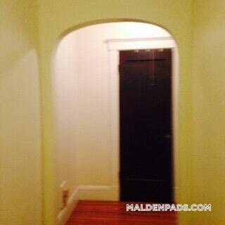 Building Photo - 349 Pleasant St