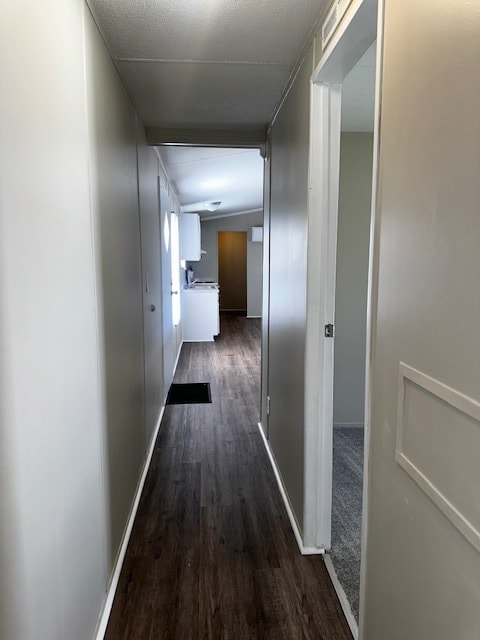 Building Photo - 605 Aster Bend