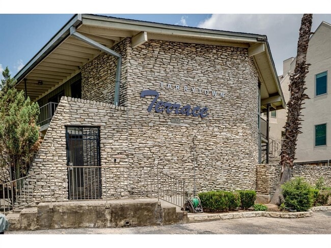 Building Photo - 2308 Enfield Rd