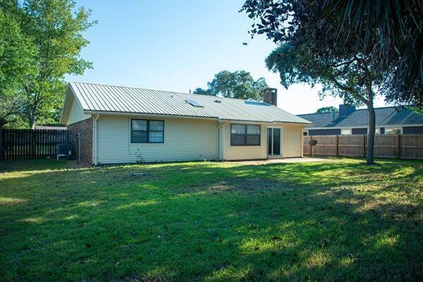 Building Photo - 127 Newcastle Cir