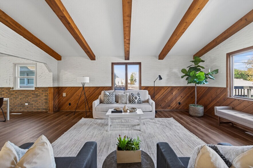 Building Photo - 1205 8th Ave S