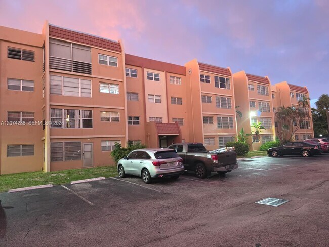 Building Photo - 2451 NW 41st Ave