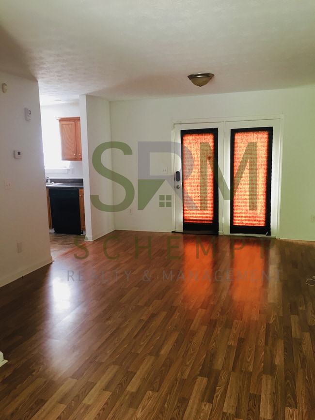 Building Photo - Updated Four Bedroom/Three Full Bath House in Russell Neighborhood! *COMING SOON*