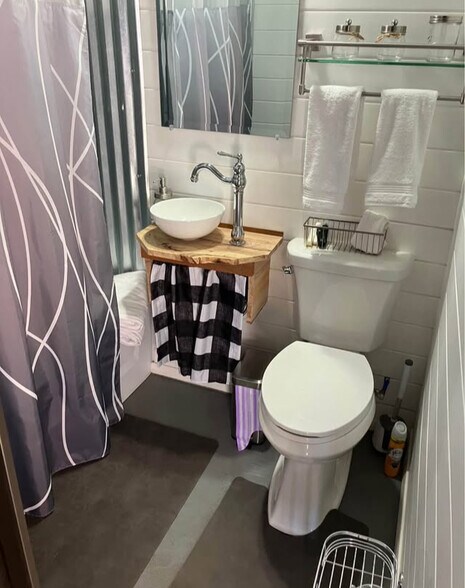 Building Photo - 602 3rd St