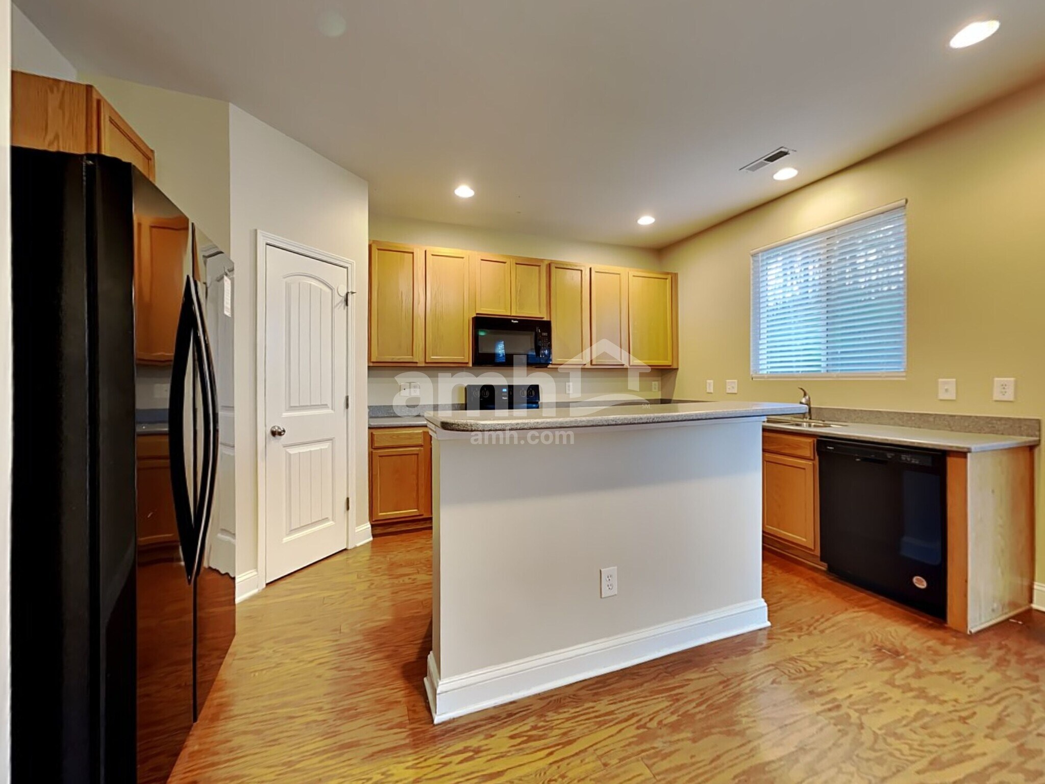 Building Photo - 306 Duck Pond Ln