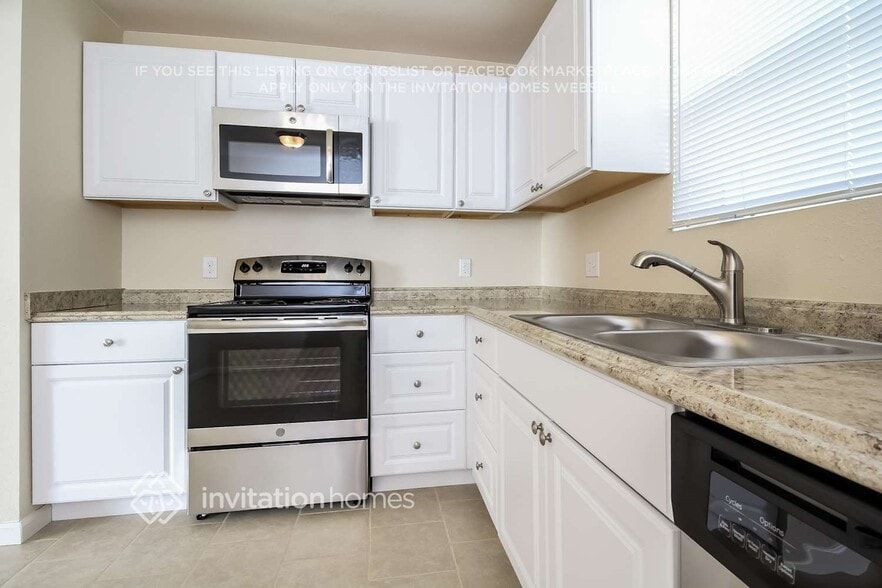 Building Photo - 5342 Xanadu St