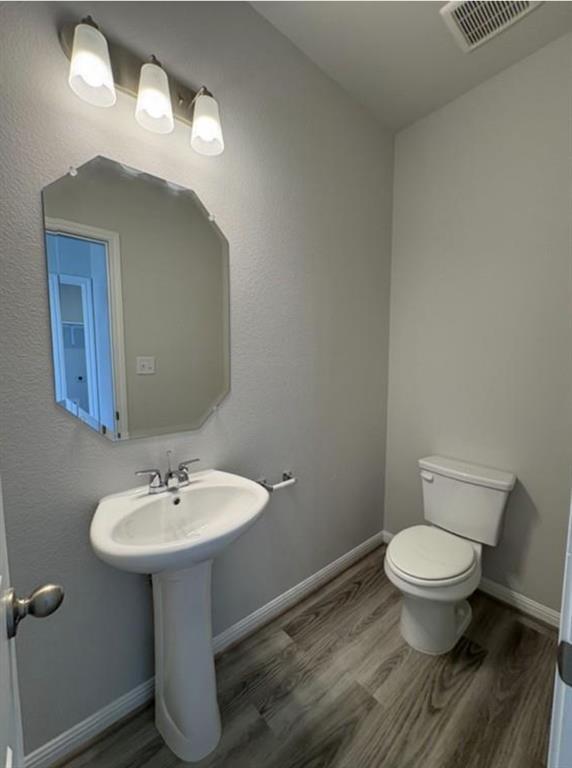 Building Photo - 100 Elm Br Trl