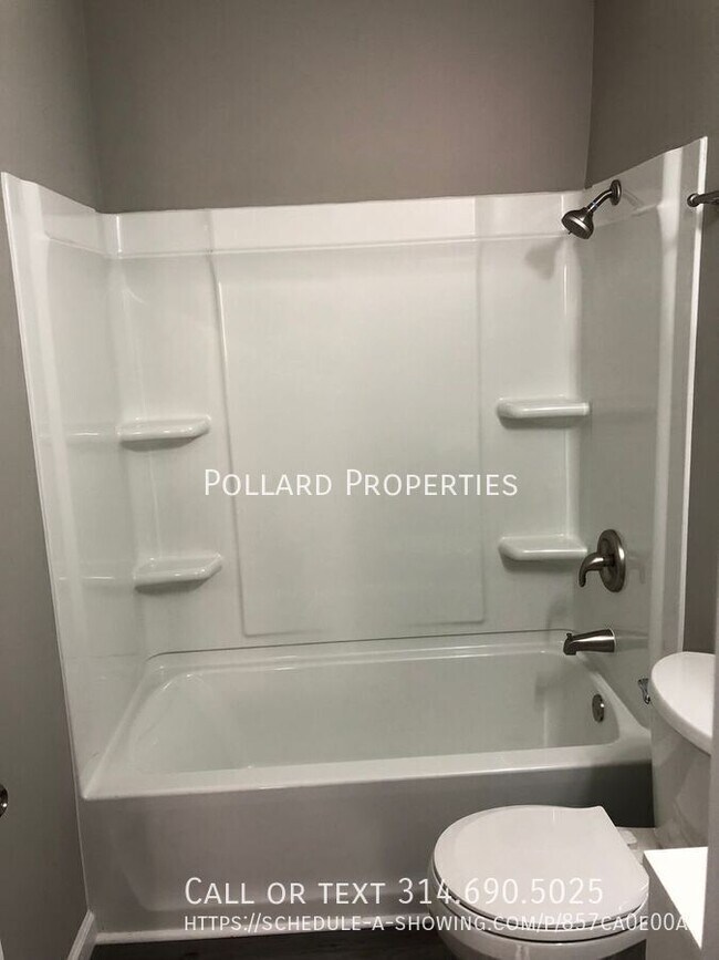 Building Photo - 740 W Wood St