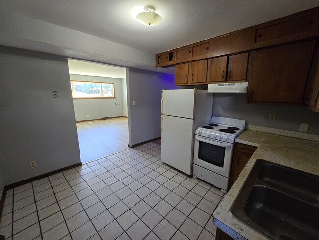 Building Photo - 804 W Mullan Ave