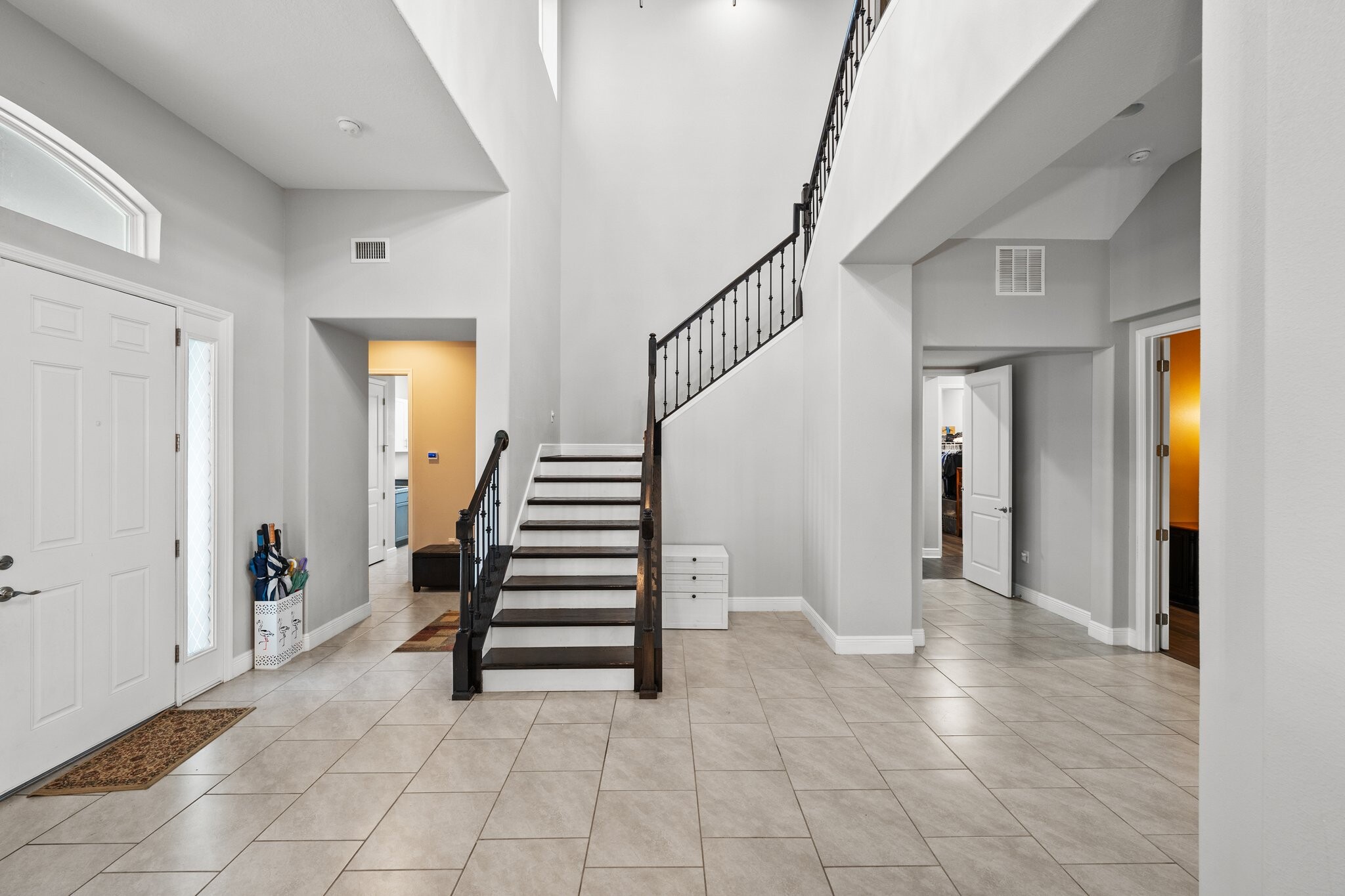 Building Photo - 7484 Ripetta St