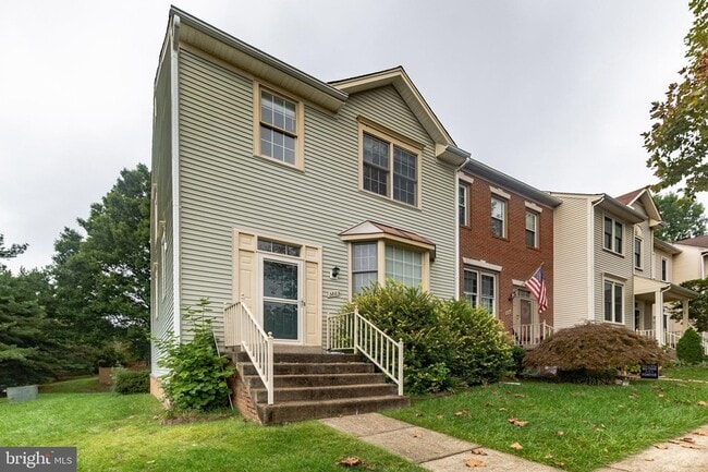 Building Photo - 3883 Zelkova Ct