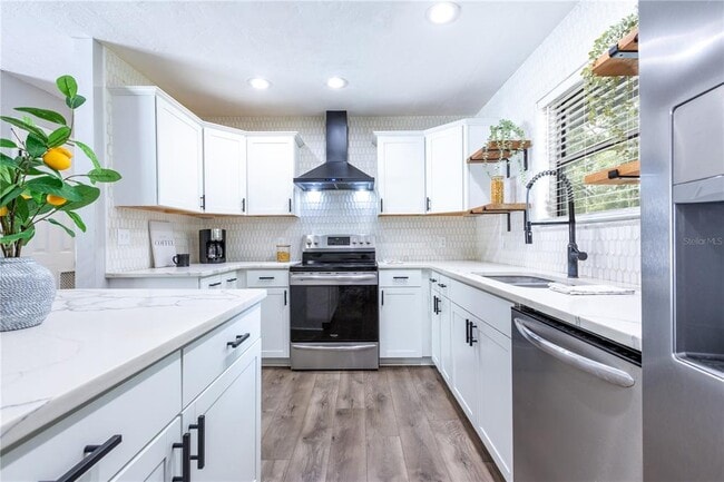 Building Photo - 821 Parkwood Pl