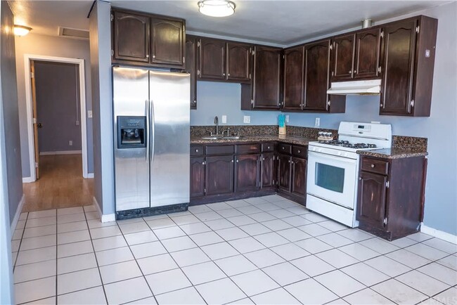 Kitchen - 1516 Ricardo St