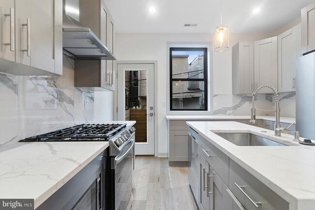 Building Photo - 3118 Ridge Ave