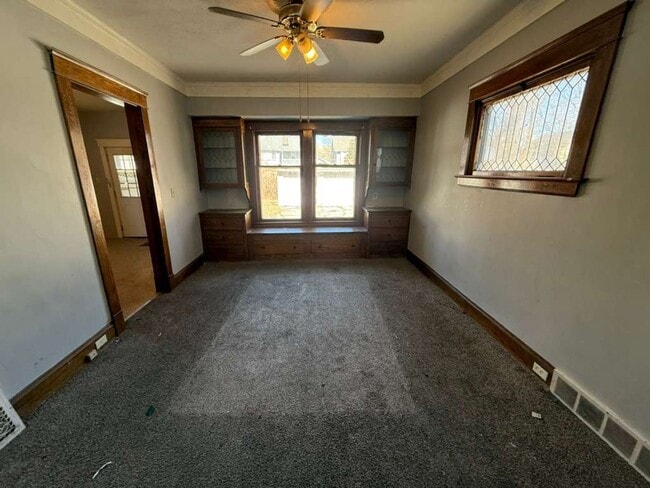 Building Photo - 4 BED 1 BATH SINGLE FAMILY HOME IN CLEVELAND!