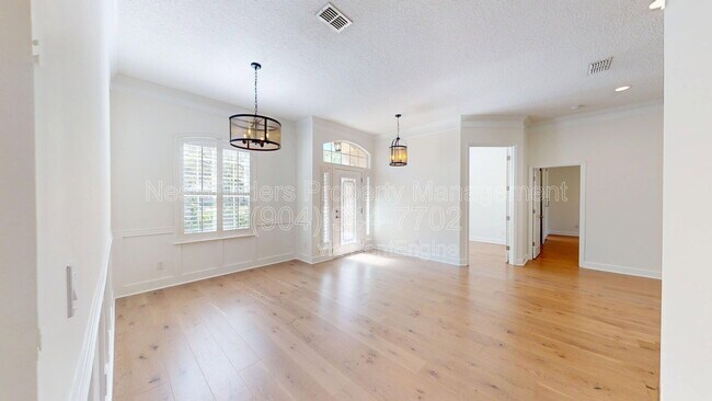 Building Photo - 283 Holland Dr