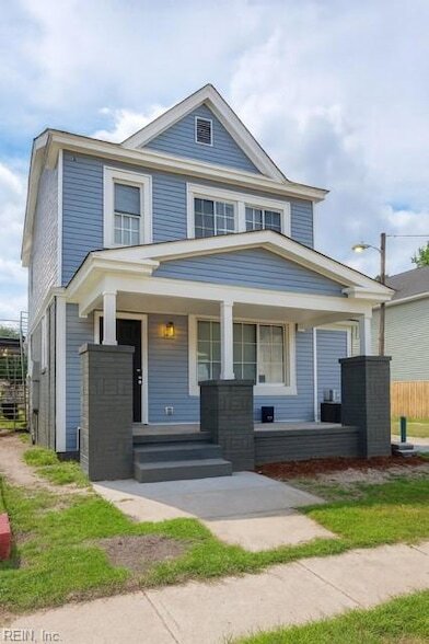 Primary Photo - 1517 Summit Ave