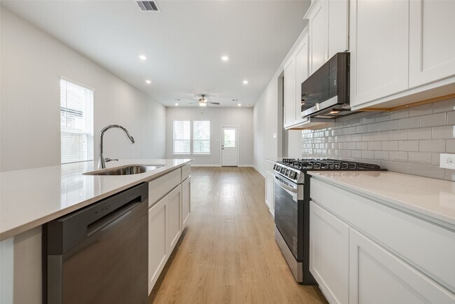 Building Photo - 12534 Nueces River Dr