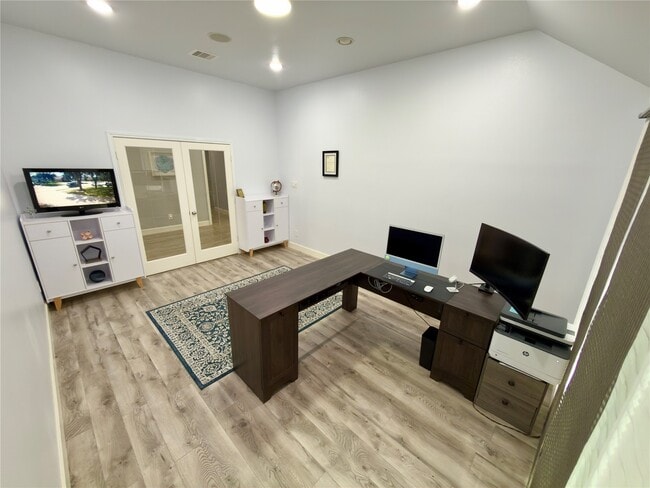Building Photo - 5407 Stoneridge Ct