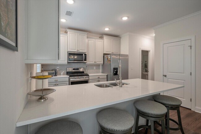 Building Photo - 1418 Widows Ct